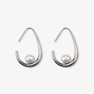 Chloe Hooks/ Silver Hoop Earrings with fresh water Pearl